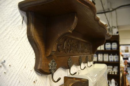 (n-8224) Mütsiriiuliga seinanagi