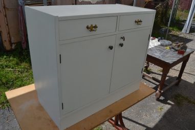 (L-872) Valge kummut
