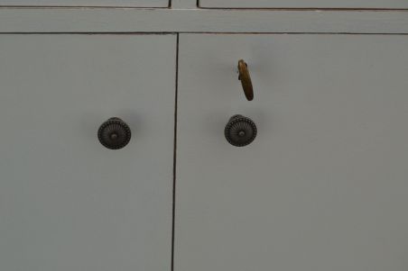 (L-872) Valge kummut