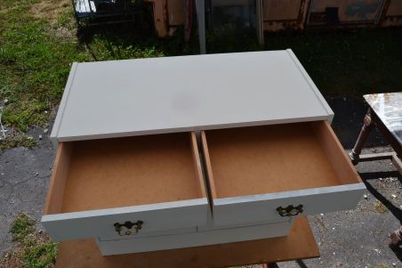 (L-872) Valge kummut