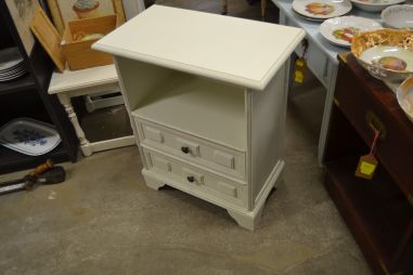(n-8268) Valge kummut