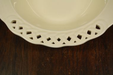 (n-8305/2) Tiffany Boutique, kreemikad pitsilised suured kausid, 2tk komplektis
