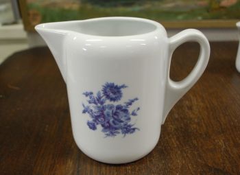(n-8316) La Porcelaine de Baudour, lillelised kannud, 3tk komplektis 2