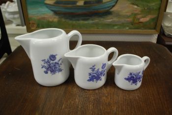 (n-8316) La Porcelaine de Baudour, lillelised kannud, 3tk komplektis