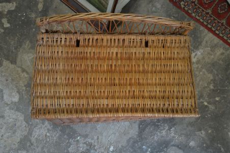 (n-8322) Kaanega punutud kast