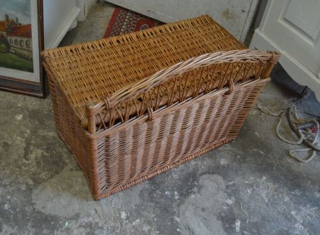 (n-8322) Kaanega punutud kast