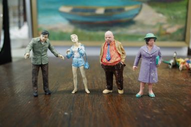 (n-8326) Käsitsimaalitud minifiguurid, 20tk komplektis