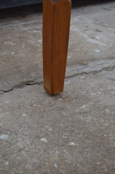 (n-8402) Plaaditud pinnaga diivanilaud Taanist