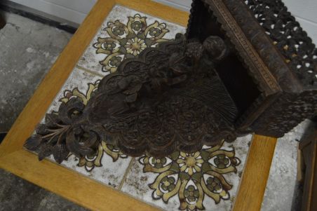 (n-8404) Puidust peene mustriga riiul
