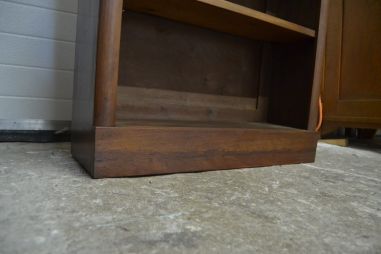 (n-8426) Vanem puidust riiul, raamaturiiul