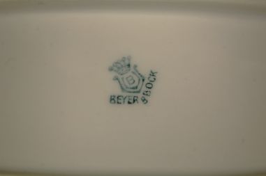 (n-8437) Beyer & Bock, käsitsimaalitud sangadega vaagen "Kurk"