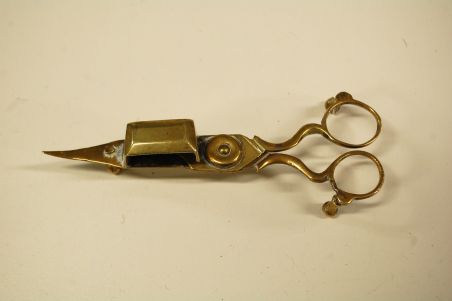 (n-8463) Küünlakustutaja