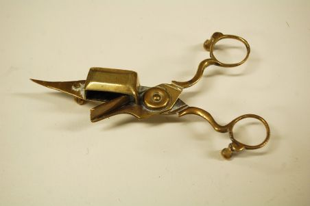 (n-8463) Küünlakustutaja