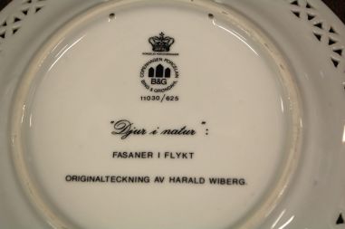 (n-8493) Bing & Grondahl, Harald Wierg, kollektsioontaldrik "Linnud" nr 11030/625