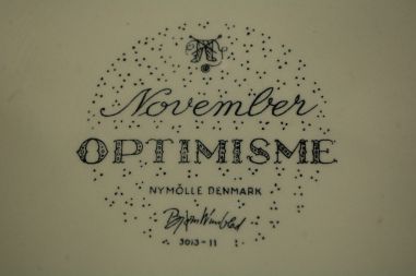 (n-8508/2) Nymölle Denmark, Bjorn Wiinblad, kuumaalus /seinataldrik "November"