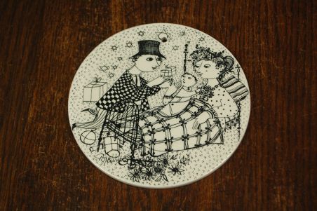 (n-8508/3) Nymölle Denmark, Bjorn Wiinblad, kuumaalus /seinataldrik "Detsember"