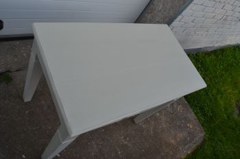 (n-8511) Valge sahtlitega laud 2