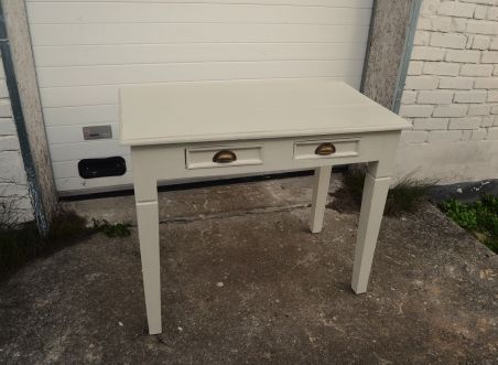(n-8511) Valge sahtlitega laud