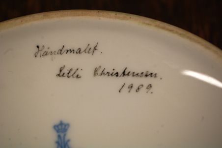 (n-8525) AK Kaiser, Lilli Christensen, käsitsimaalitud madal vaas /kauss