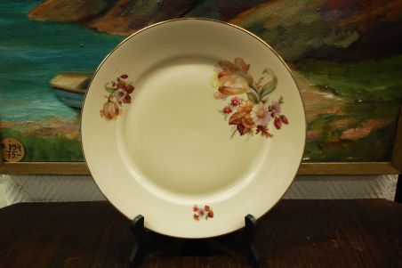 (n-8527/4) Kjoenhavns Porcellains Maleri, kreemikad praetaldrikud, 4tk