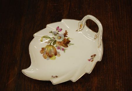 (n-8527/5) Kjoenhavns Porcellains Maleri, kreemikas lehekujuline vaagen