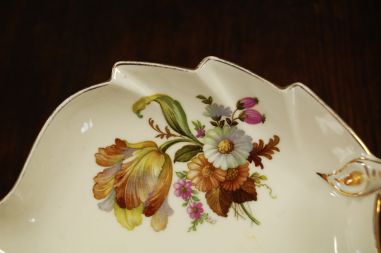 (n-8527/5) Kjoenhavns Porcellains Maleri, kreemikas lehekujuline vaagen