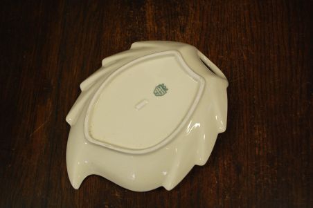 (n-8527/5) Kjoenhavns Porcellains Maleri, kreemikas lehekujuline vaagen