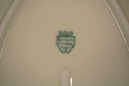 (n-8527/5) Kjoenhavns Porcellains Maleri, kreemikas lehekujuline vaagen