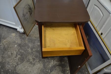 (n-8531) Taani maalitud mustritega kapp