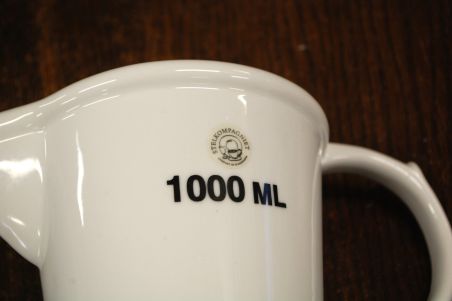 (n-8537) Stelkompaniet, portselanist mõõdukann 1000ml