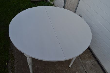 (L-899) Ümar valge söögilaud