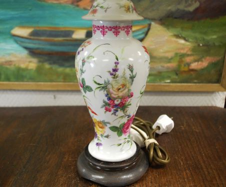 (n-8541) Porcelaines d Art de Rodez, lilleline laualamp