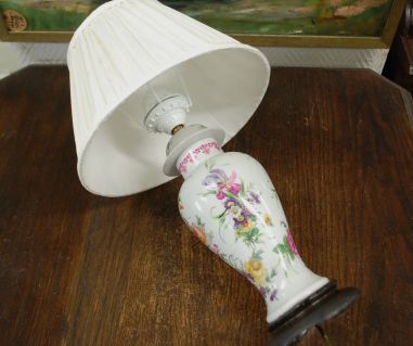 (n-8541) Porcelaines d Art de Rodez, lilleline laualamp