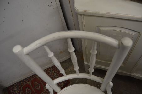 (n-8543) Vanad valged viinitoolid, 2tk komplektis