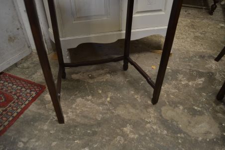 (n-8556/3) Lauake, viinamarja mustriga puidulõige